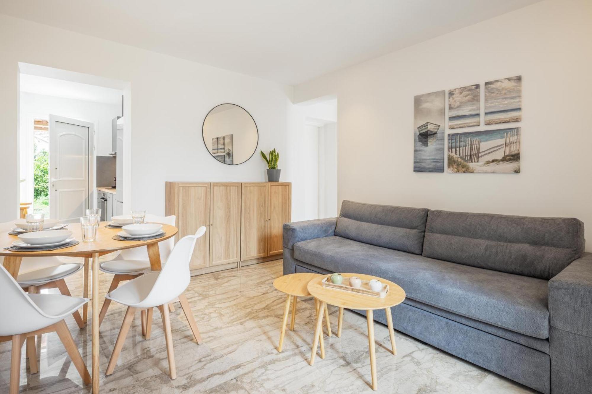 Minimalist Apartment Near The Airport And The City Center Kanálion Exterior foto