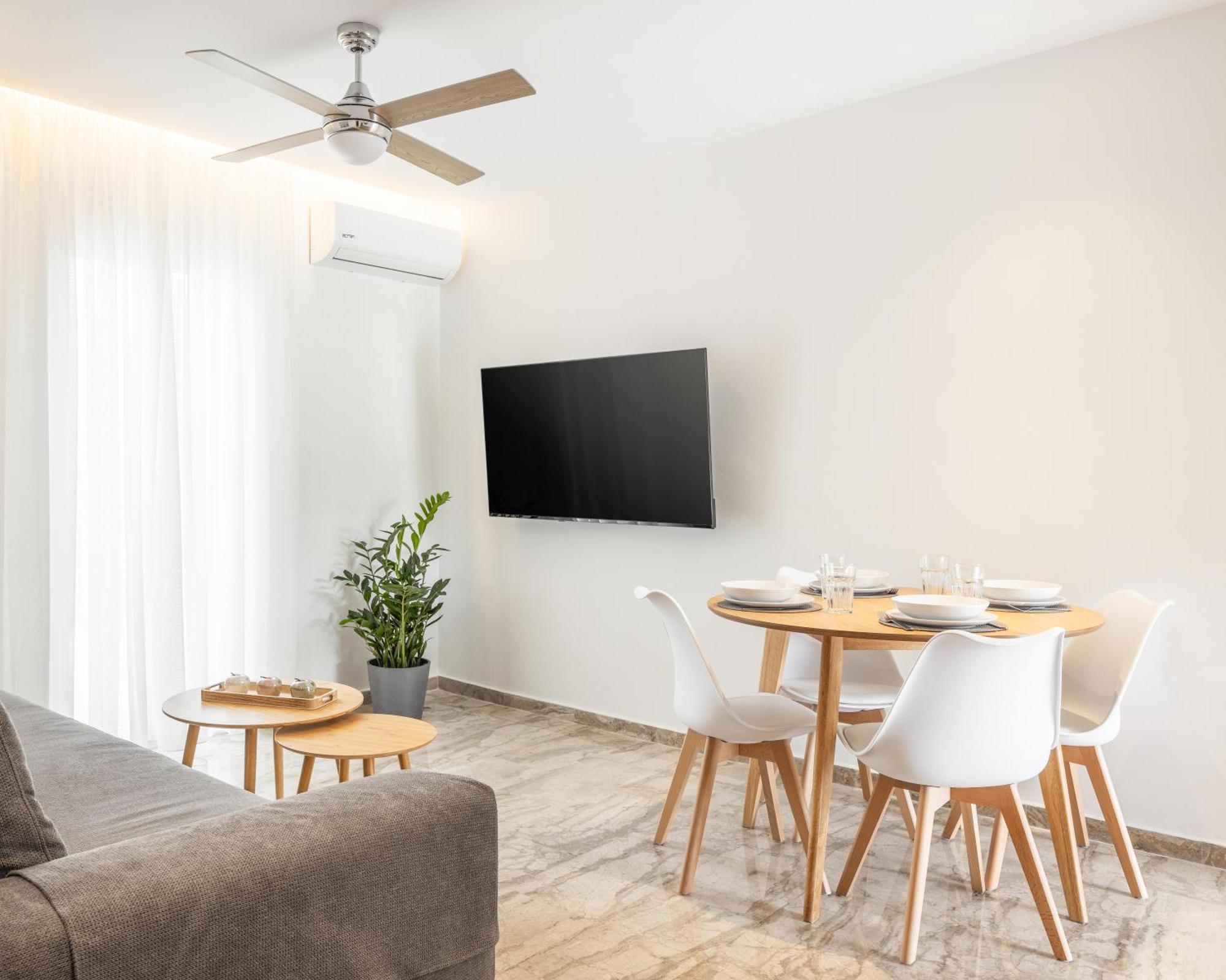 Minimalist Apartment Near The Airport And The City Center Kanálion Exterior foto